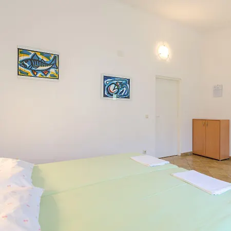 Preiswertes Nur 100 Meter Zum Mit Meerblick Appartamento