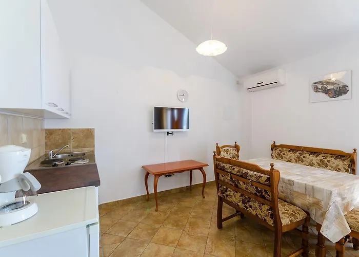 Preiswertes Nur 100 Meter Zum Mit Meerblick Crikvenica