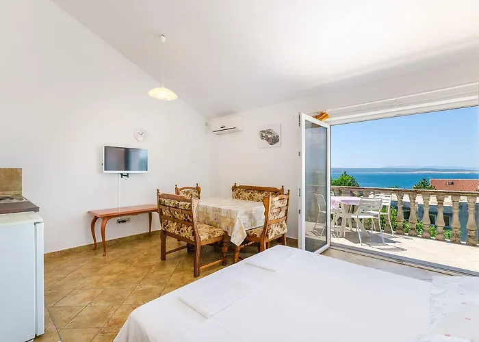 Daire Preiswertes Nur 100 Meter Zum Mit Meerblick *